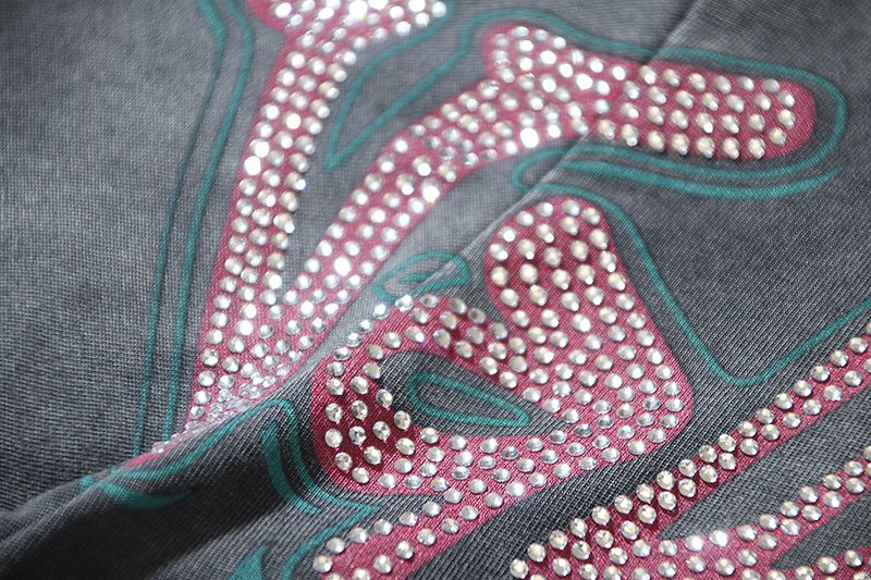 VALE USA Rhinestone Graphic T-Shirt ¡ª detail