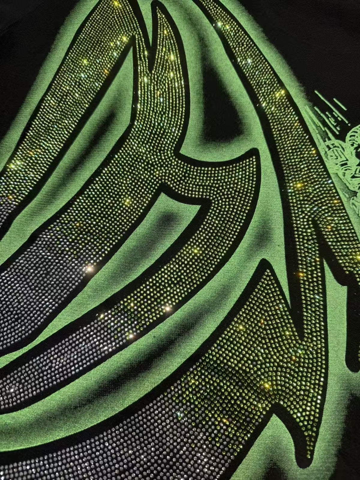MIXED EMOTION Green Graphic Rhinestone T-Shirt ¡ª detail