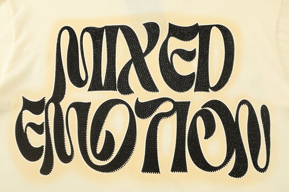MIXED EMOTION Cherub Graphic T-Shirt ¡ª detail